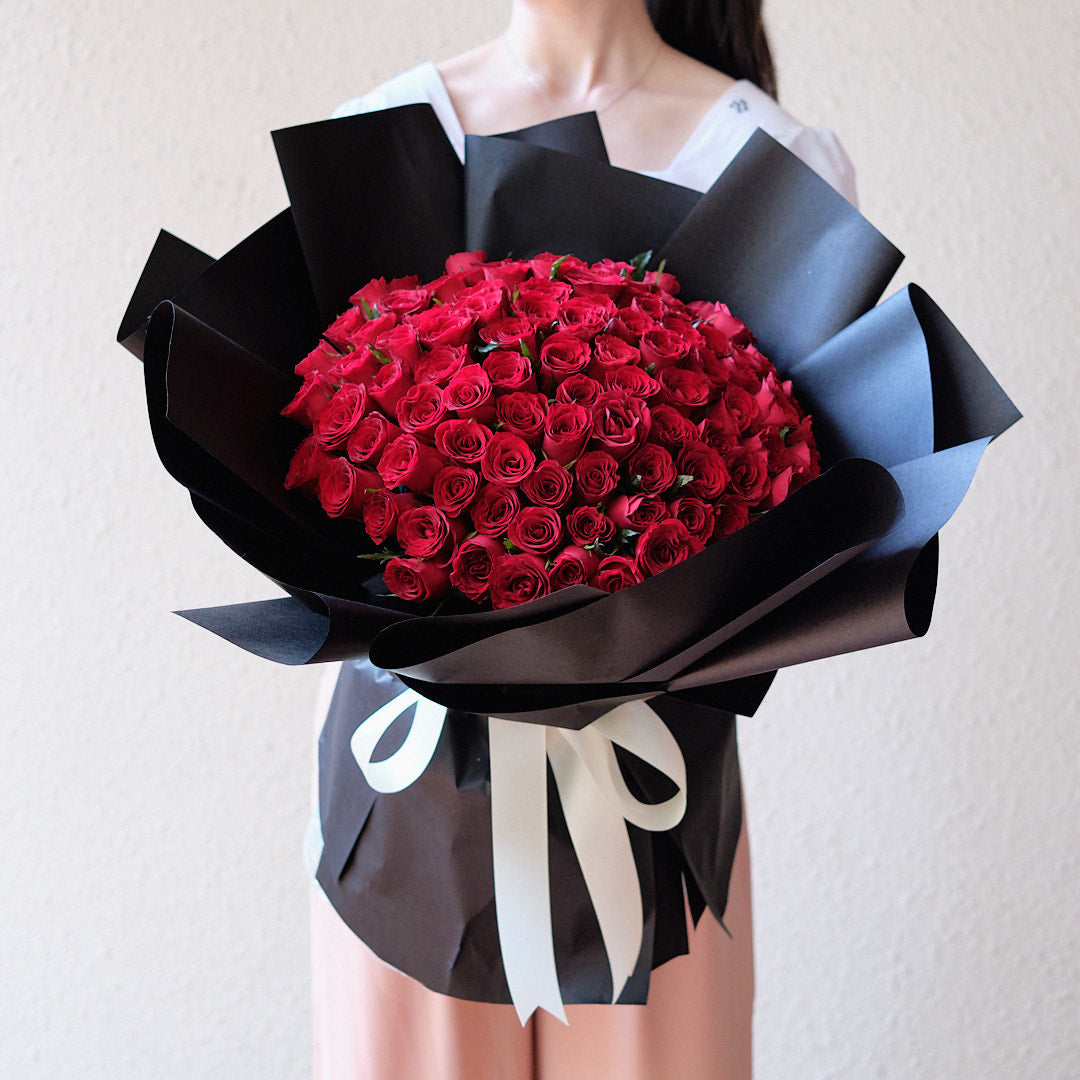The Classic - 99 Roses | Fresh Flowers – Dakota Studios
